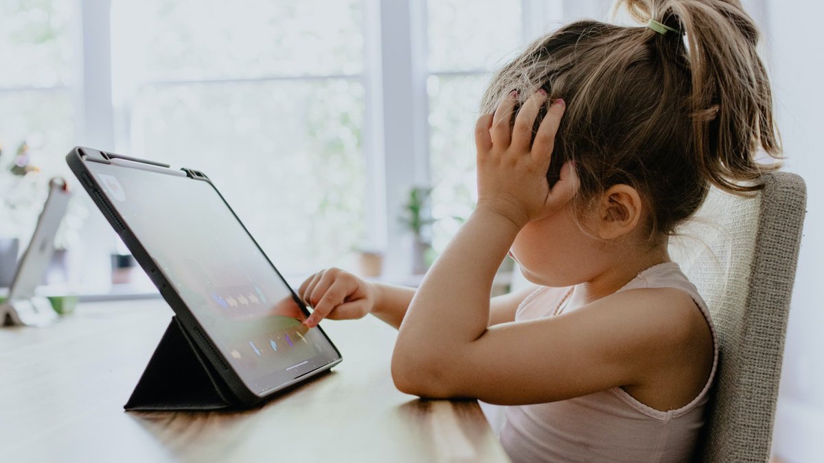 proposition47fr's tweet photo. Aujourd'hui sur Newsroom :

1️⃣ Difficultés informatiques pour le retour de l’école à la maison
2️⃣ La Commission européenne visée par une cyberattaque
3️⃣ Clubhouse va permettre à ses utilisateurs de gagner de l’argent 

👉 https://t.co/DnZm3CpufF https://t.co/svL0y5mIpR