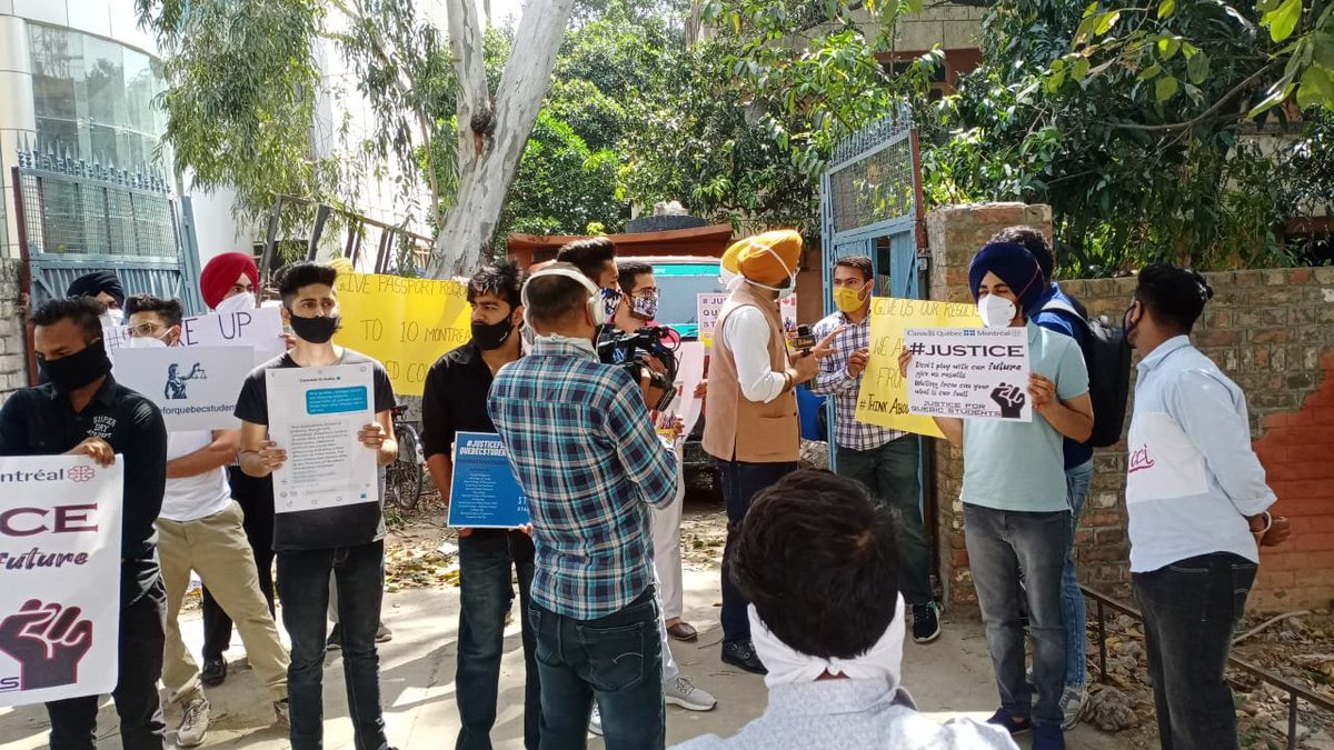 Preet_s_aujla's tweet photo. Quebec students are doing protest in India for not giving their result who are waiting from last year and who has filled this year as well @CitImmCanada @CitImmCanFR @JustinTrudeau @CanBorder https://t.co/JIZRvqzfoC