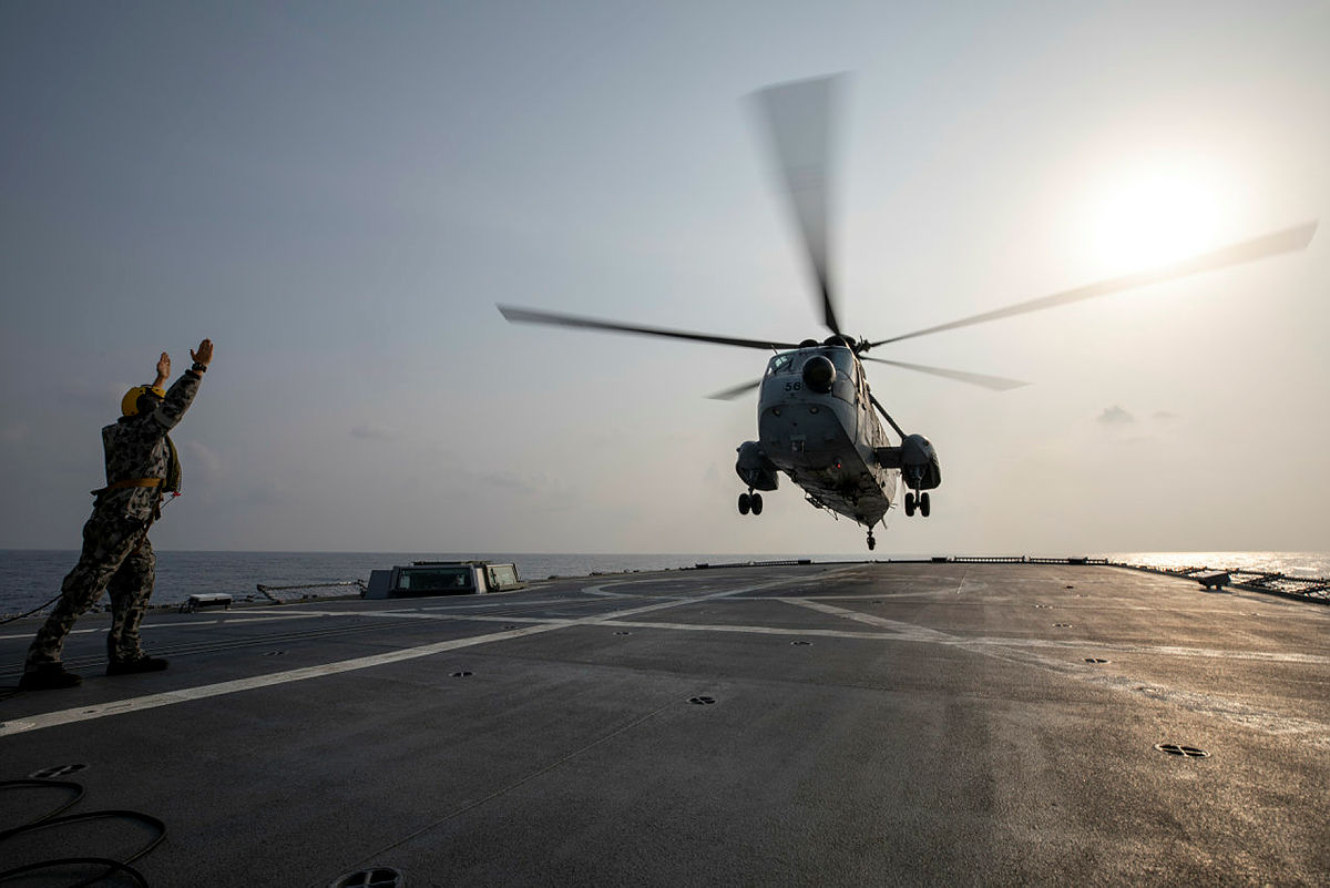 #HMASAnzac and #HMASSirius have taken part in the French-led maritime Exercise #LaPerouse 🇦🇺🇫🇷🇮🇳🇯🇵🇺🇸. Sirius conducted a replenishment at sea with French Navy frigate #FSSurcouf while Anzac was used to launch India's  Sea King Helicopter.

#AusNavy 🤝 #NavyPartnerships