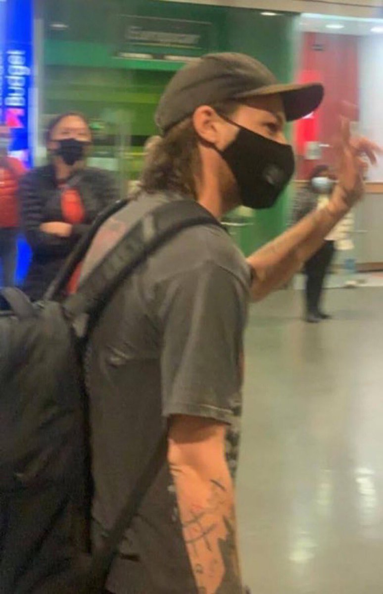 francystyless's tweet image. this harry          kissed              this louis