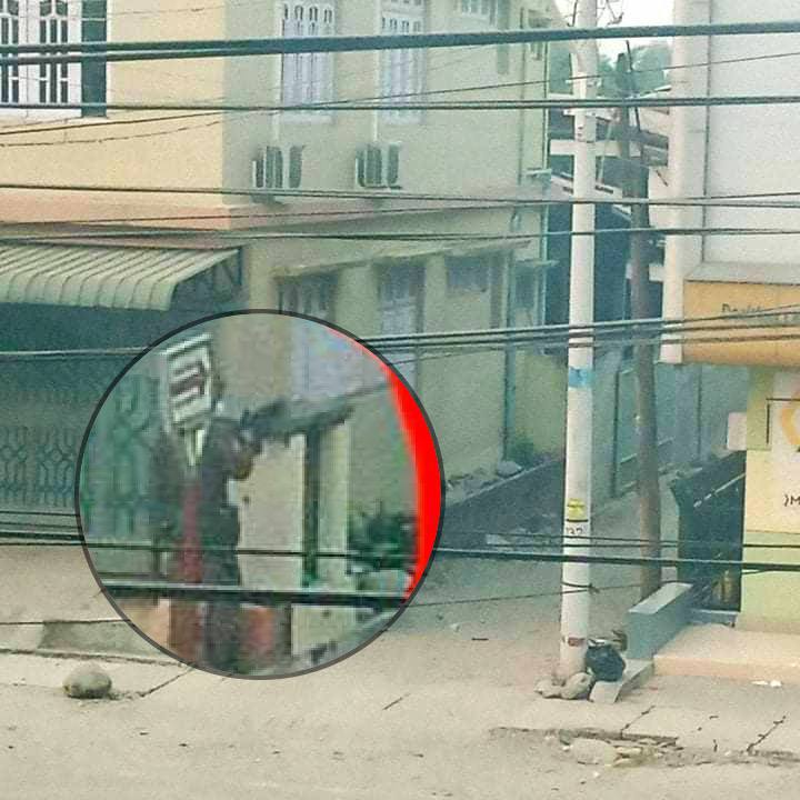 HunnieTreasure's tweet photo. In Kale, Terrorists not only violently cracked down on strikes, but also shot at everyone on the streets &amp; even the ones inside the houses. They’re deploying all over the city, hiding in houses and killing innocent civilians.
IMPLEMENT R2P
#Apr7Coup
#WhatsHappeningInMyanmar https://t.co/zRHygeexaV