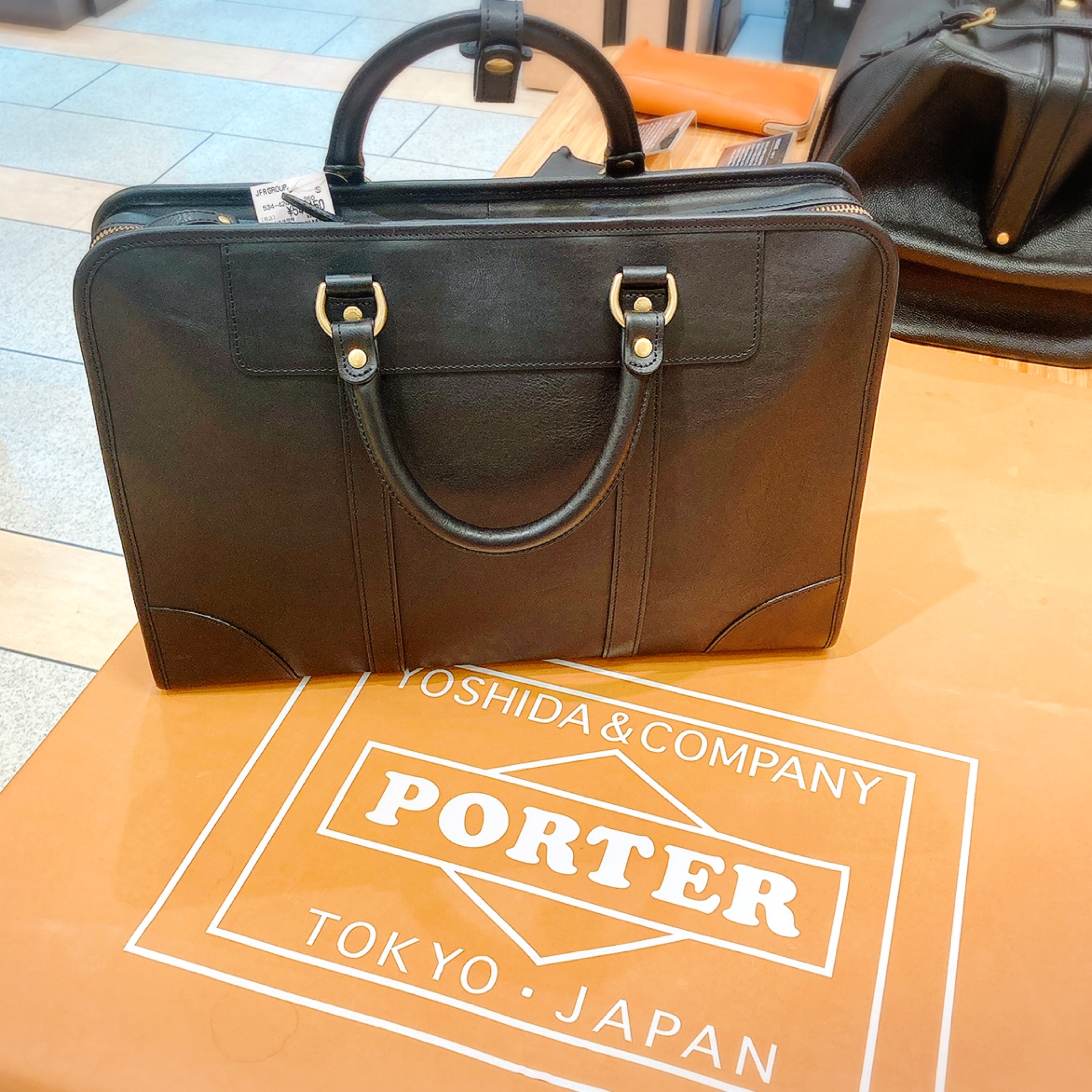 大丸札幌店 定番には定番の理由がある Standard Collection からおすすめ紳士雑貨をピックアップ 三陽山長 メイド イン ジャパンの靴や Sanyocoat 100年コート 吉田カバン Porterなど人気の定番アイテムを6階にてご覧いただけます 大丸札幌店 定番には定番の理由がある Standard Collection からおすすめ紳士雑貨をピックアップ 三陽山長 メイド イン ジャパンの靴や Sanyocoat 100年コート 吉田カバン Porterなど人気の定番アイテムを6階にてご覧いただけます