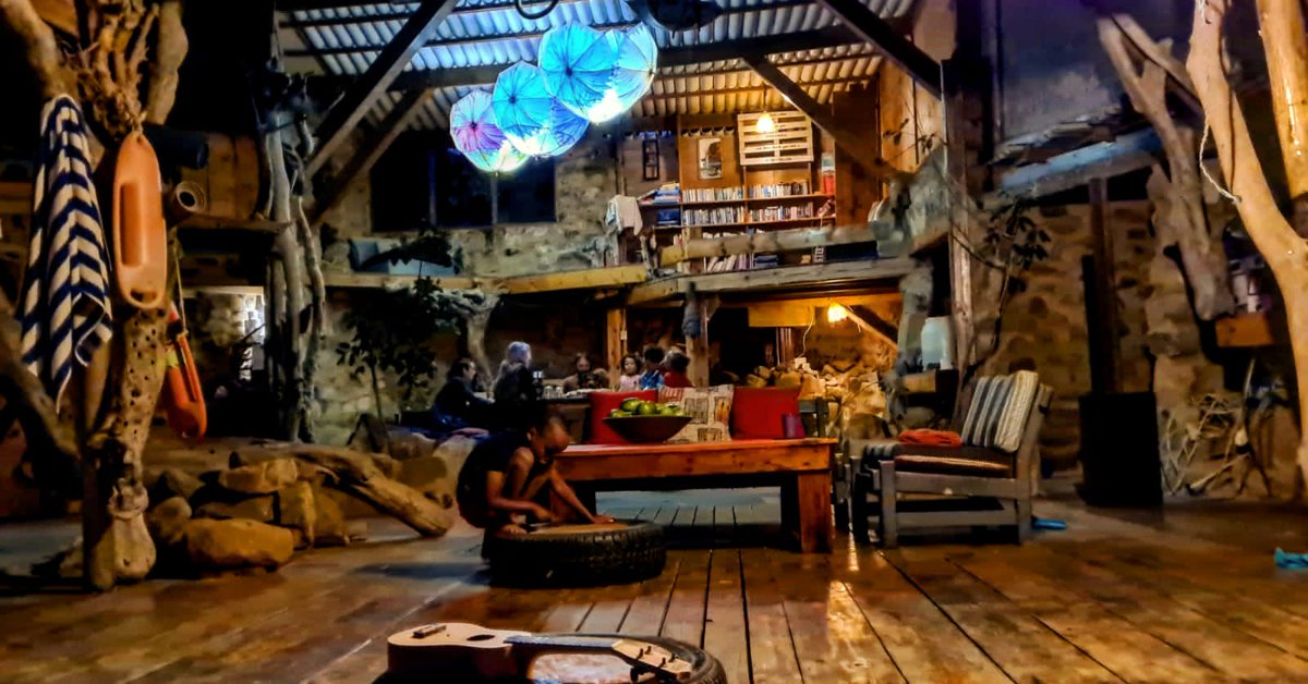 For only R4050 a month you can go and experience the life of a #digitalnomad ! Free fast WiFi, solar power and hot showers!
See you on the #WildCoast this Autumn and for the #SardineRun which is the greatest ocean life show on earth!

facebook.com/WildLubanzi/po…