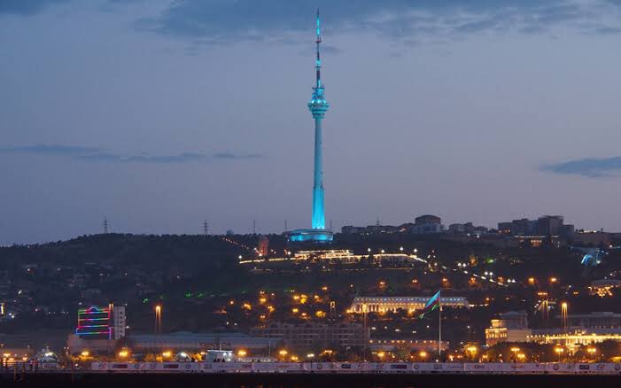телецентр баку. Telequlle баку. телебашня баку. телецентр баку. телебашня в азербайджане.
