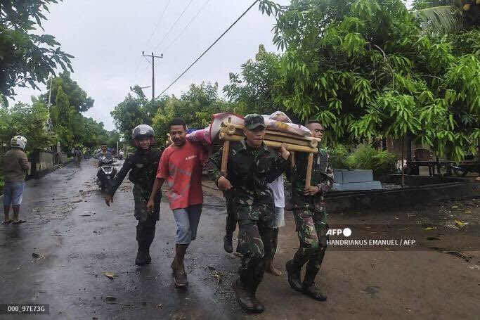 Race to find dozens missing in deadly #Indonesia, East Timor #floods mizzima.com/article/race-f…