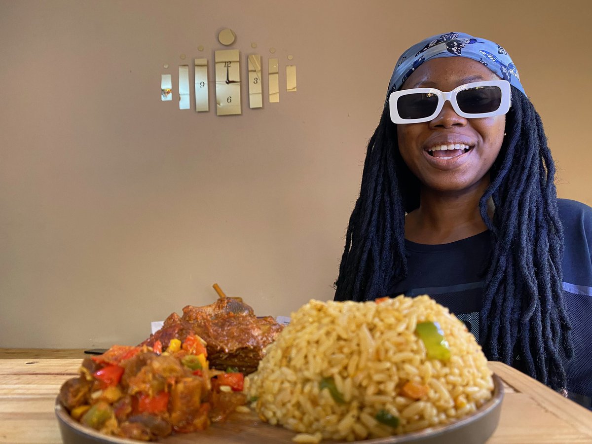 Dibamealshq's tweet photo. Who dey breet wey never chop our food??!! That one no sure o.
Enter our DM or call us to breet well.
#foodvendor #ifesfinest #streetfood #bestyoueverhad #ounje #ofadasauce #business #entrepreneurs https://t.co/ZrhM6F0Xwn