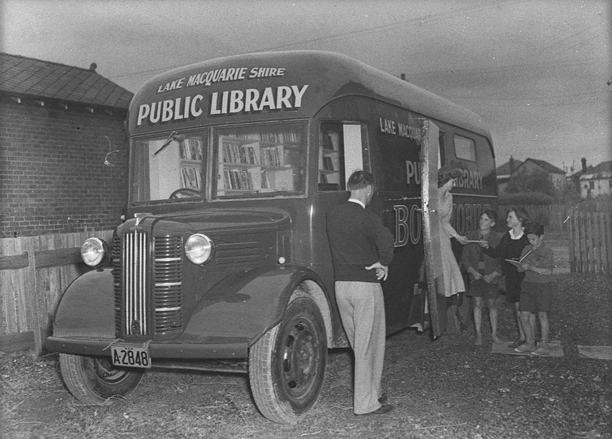 Today is #NationalLibraryOutreachDay in America, so we’re sharing some love for our #MobileLibraries down under! #NSWPublicLibraries

🚚💨Discover six wonderful mobile libraries on the move across #NSW: ow.ly/c7AM50Einc6