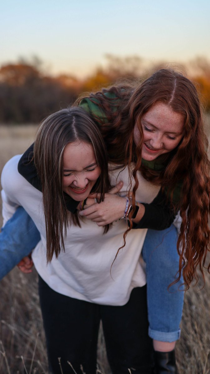 mkategallagher's tweet photo. Senior pics/ photoshoot https://t.co/PzbBvdMdih