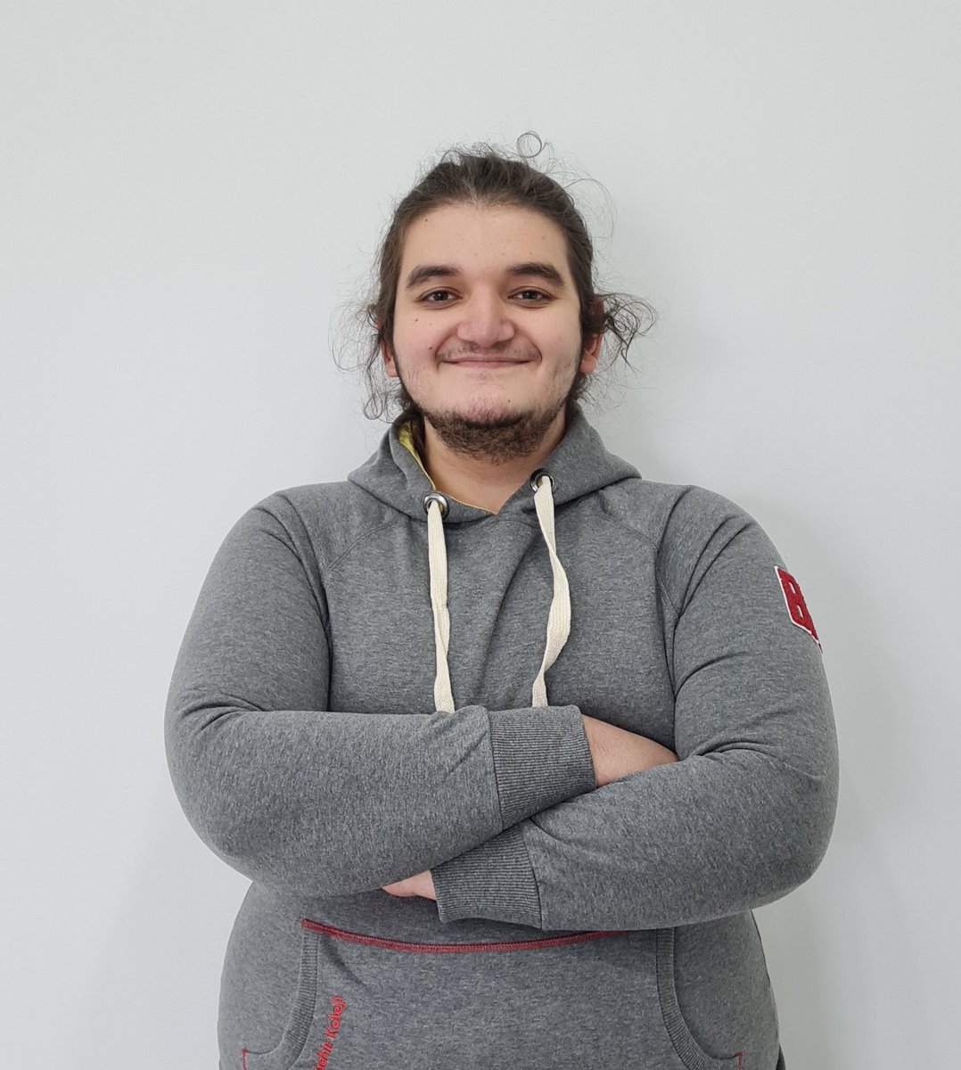 Gururumuzsun Seyit Metin! 👏🏼

Diyarbakır Hevsel Fen ve Teknoloji Lisesi öğrencimiz Seyit Metin Barut, Brown University Bilgisayar Bilimi bölümünden tam burslu kabul aldı.

Yolun açık olsun sevgili Seyit Metin❤️💙

#BrownUniversity 
#BahçeşehirKolejiDiyarbakırKampüsü