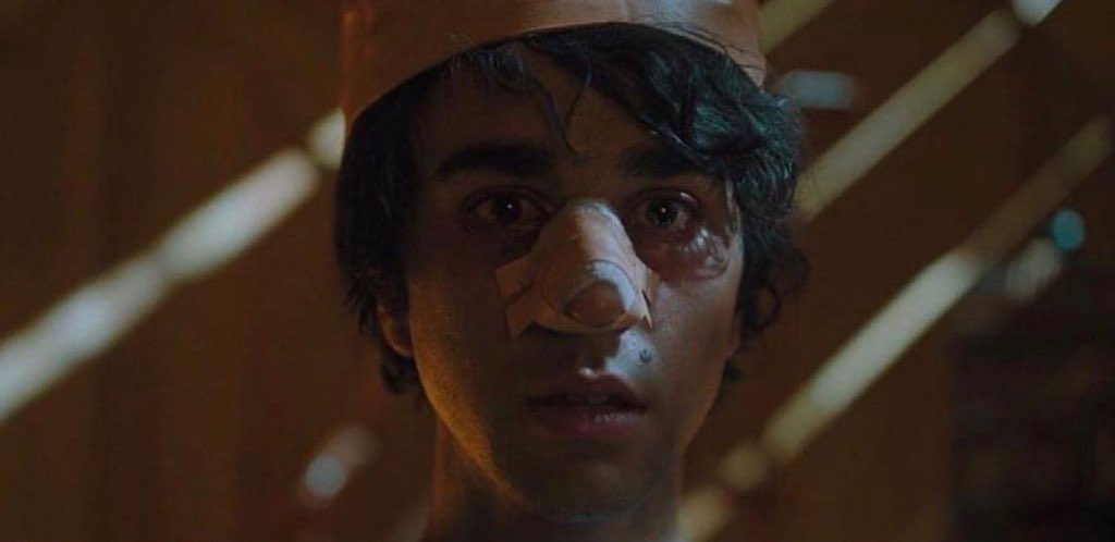 mxvies's tweet image. hereditary (2018)        midsommar (2019)