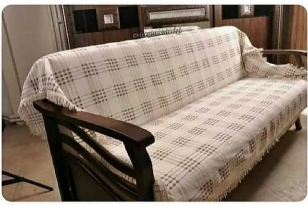 Koltuk alırken günlerce istediği rengi arayan ve koltuğu alınca da üstünü örtüyle örten canım annelerimiz 🥰 Var mı hala yapan? 😀