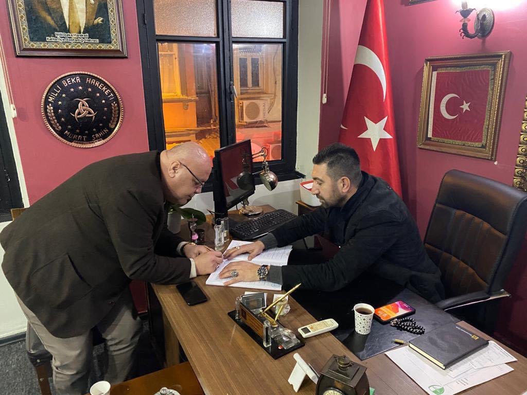 Tarafımız her zaman bellidir ve Cumhur İttifakı birliğidir. Bu #Vatansizlar ‘a karşı dik duruşumuzu gösterelim dava kardeşlerim. Hepimiz doğru kararı sandıklarda gösterelim inşallah . Cümleten hayırlı sabahlar , selam ve dua ile .. 🇹🇷

#hayırlısabahlar <a href="/millibeka/">MİLLİ BEKA HAREKETİ 🇹🇷</a> <a href="/muratsahin2023/">Murat Şahin</a>