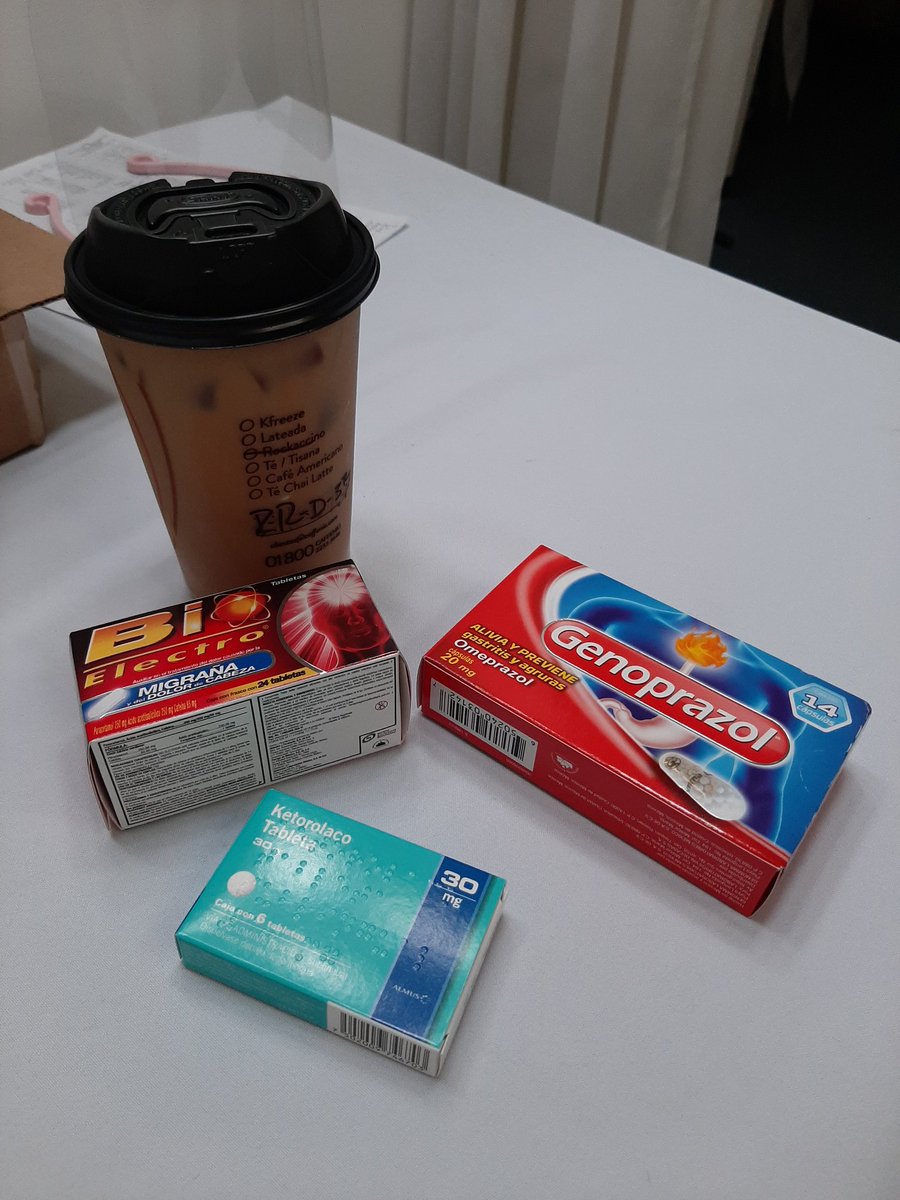 LetiInPink's tweet photo. Yo laborando: "Mmh me duele tantito la cabeza"
Mi morro: Ke le llebe bioelectro genoprazol cafe y ketorolako sublingual dise 😎 https://t.co/FdNQxJNAqi