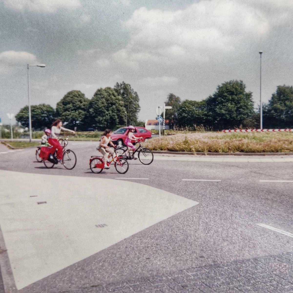 mridulablog's tweet photo. Country 3 of 32, Holland in 2002. Went to the University of Groningen to appear in a post doctoral interview. Pictures are from #Amsterdam #32countries #3of32 https://t.co/LfBF01FxEZ