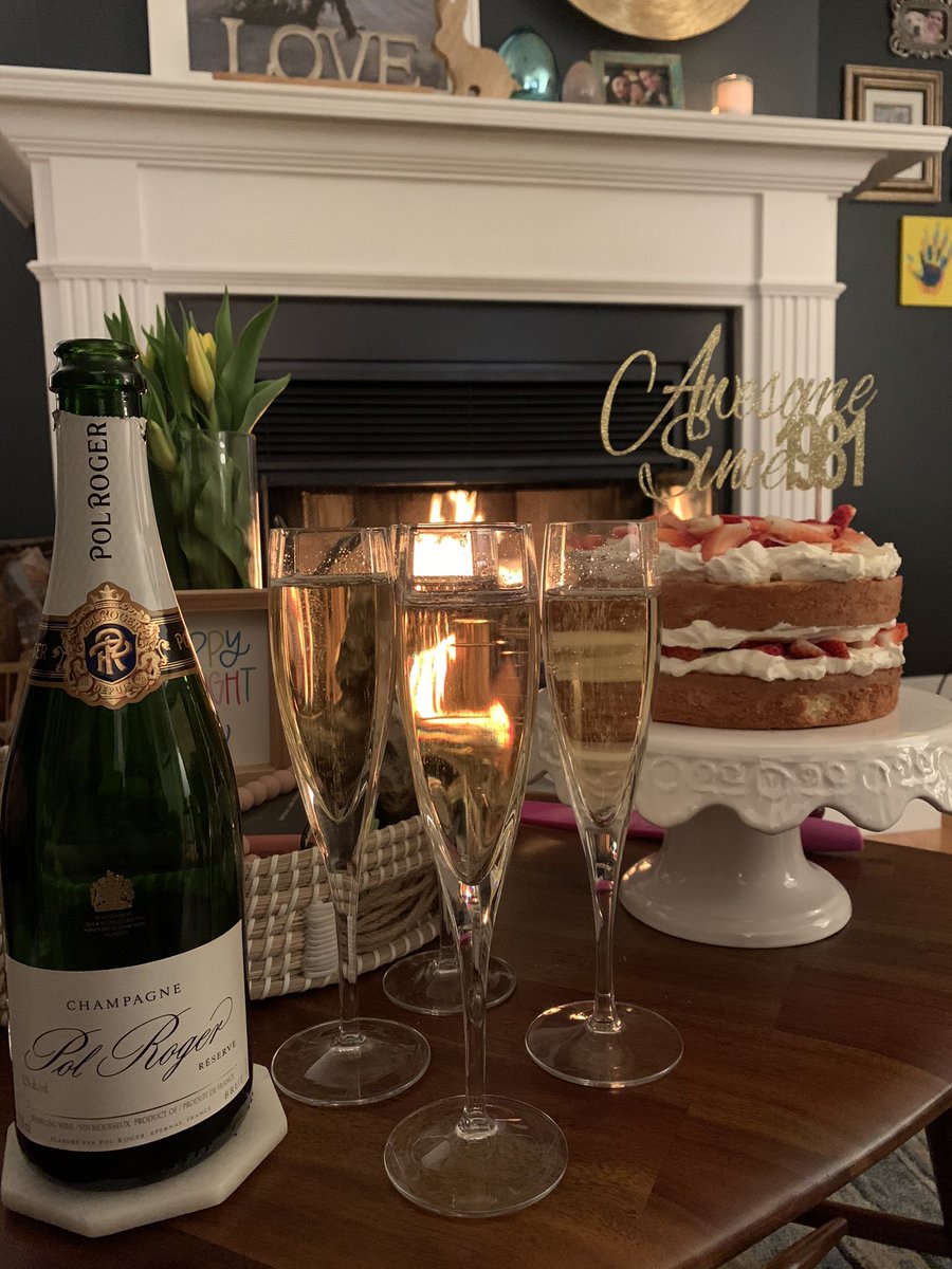 MsSabSue's tweet photo. So proud to say that I can STILL welcome Alex @lawyerjat into our family’s 40+ club! Great celebration at The Rock with our fam!🥰 🎊🎉🎂#HappyBirthday https://t.co/gReAwzDA0E