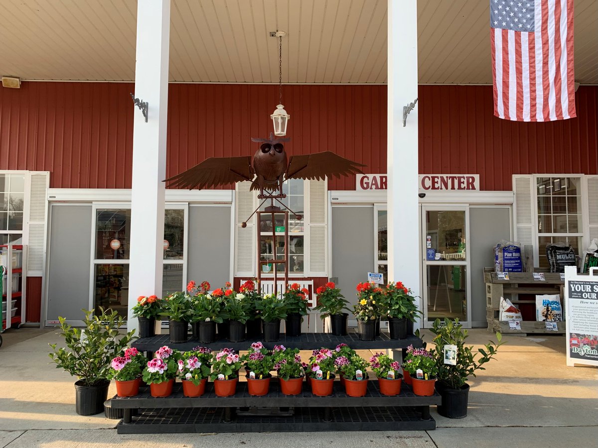 Master_Nursery's tweet photo. MNGC Member Dayton Nurseries is poised with color, product, and great informative signage.  #plantwithsuccess #selfhelpsignage #recycleH2O #shoplocal 📸: @jllittlefield20 https://t.co/5KOKmcVRTE https://t.co/Fq00v5mYWu