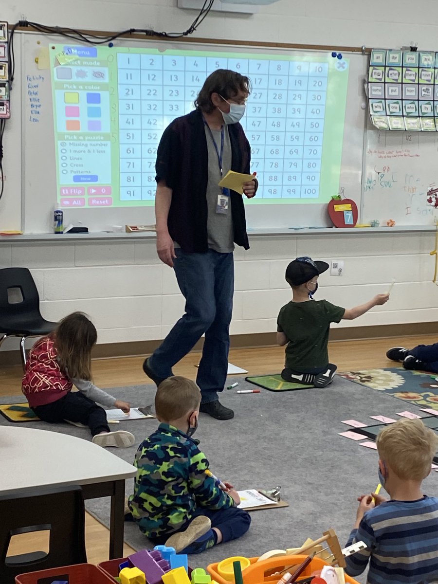 TheEyrie625's tweet image. Mr D teaching Number sense using 100’s chart. Wow can these FDK students add! #100chart #fdk #hwdsb