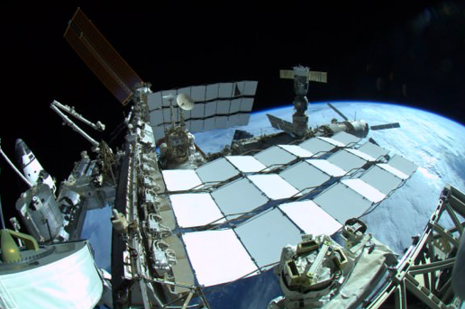 CommanderMLA's tweet image. The past 21 years of research on the #ISS has not only provided breakthroughs for safety &amp;amp; technology, but to combat many of the world&apos;s major diseases. The #DemocratizationofSpace is invaluable for new &amp;amp; continued research that cannot be done elsewhere. 📸 @astro_taz