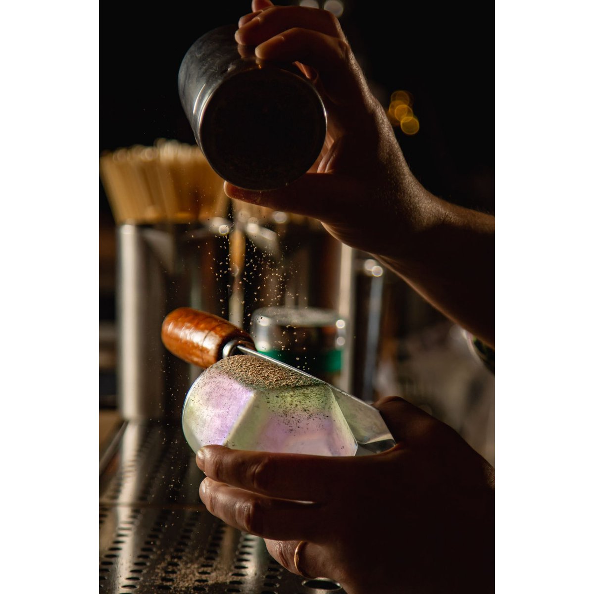 electricabcn's tweet photo. Paradiso and Makeat are making some sustainable changes to the hospitality industry. Check out their latest innovative design in Electrica Nº2. 

https://t.co/n9QFl3bEwf
#cocktailbar #electricabcn #independentmagazine #sustainablebartending #sustainability #sustainablebarcelona https://t.co/vNxzpvdXd7