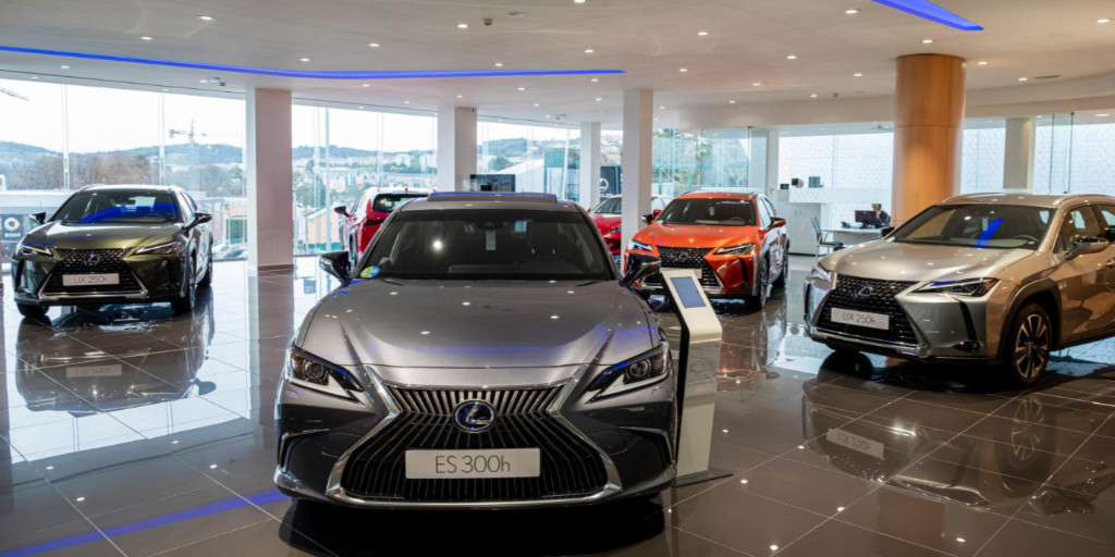 Siguiendo la filosofía Omotenashi llega👉 "Lexus Relax" un proyecto que pone el foco en el cliente ofreciéndole hasta 10 años de garantía en su #Lexus.
#lexusrelax #garantia #omotenashi #LexusGalicia #LexusBreogan  #vehiculoshibridos #MovilidadSostenible #grupobreogan