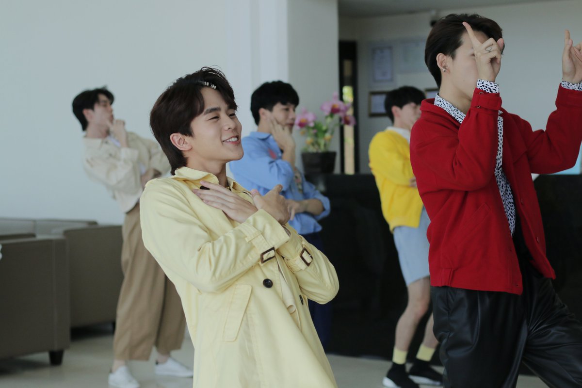 copya_bangkok's tweet photo. ฝาก MV ด้วยนะ เด็กๆตั้งใจทั้งร้องทั้งเต้นกันมากๆเลย ❤️#WhyDestiny https://t.co/v3BMXLTIgm