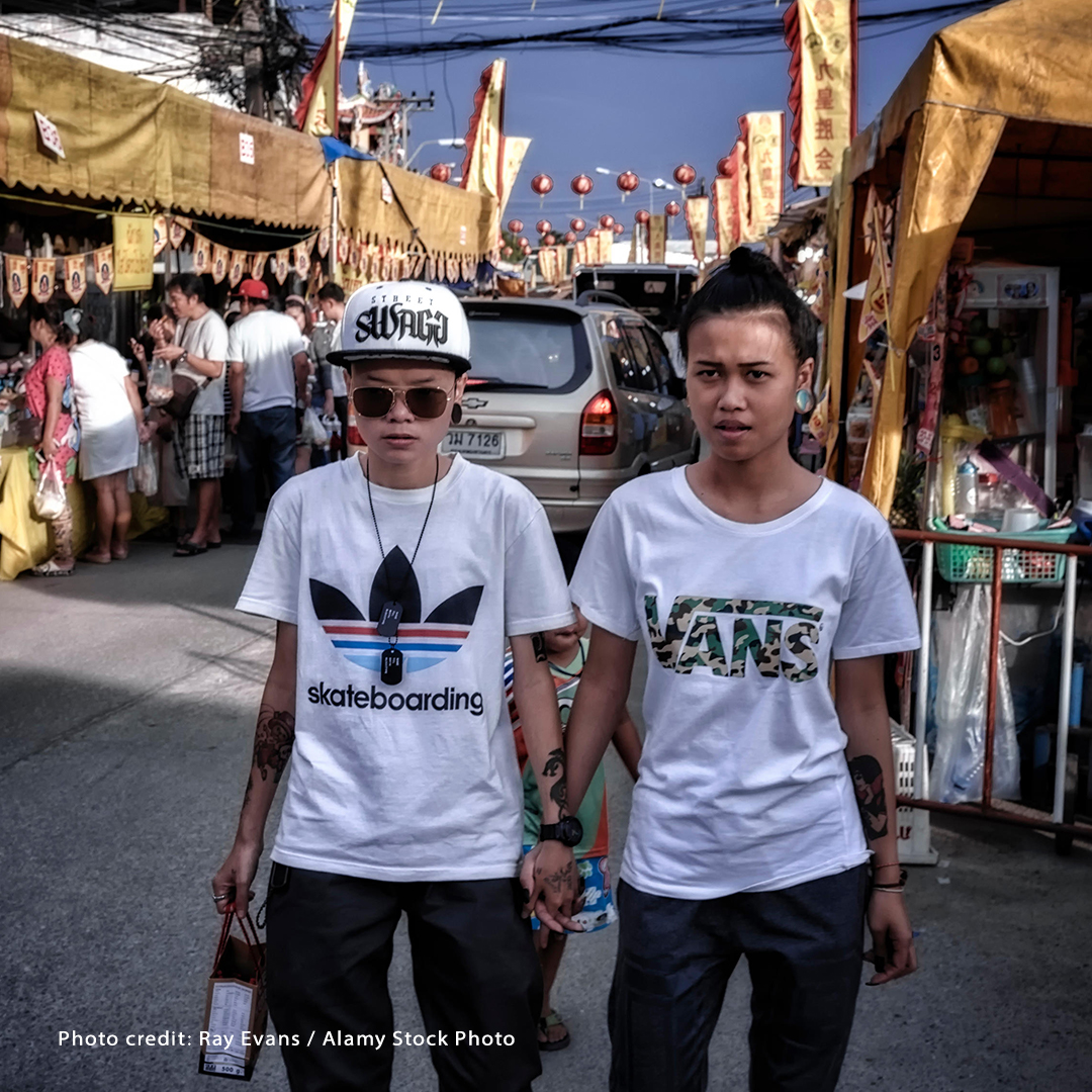 Toms (Thailand) One of the dozen or more common gender identities in Thailand, 'toms' are women who adopt masculine mannerisms and style, while using male speech terms.Toms are often attracted to 'dees' – women who follow traditional Thai gender norms