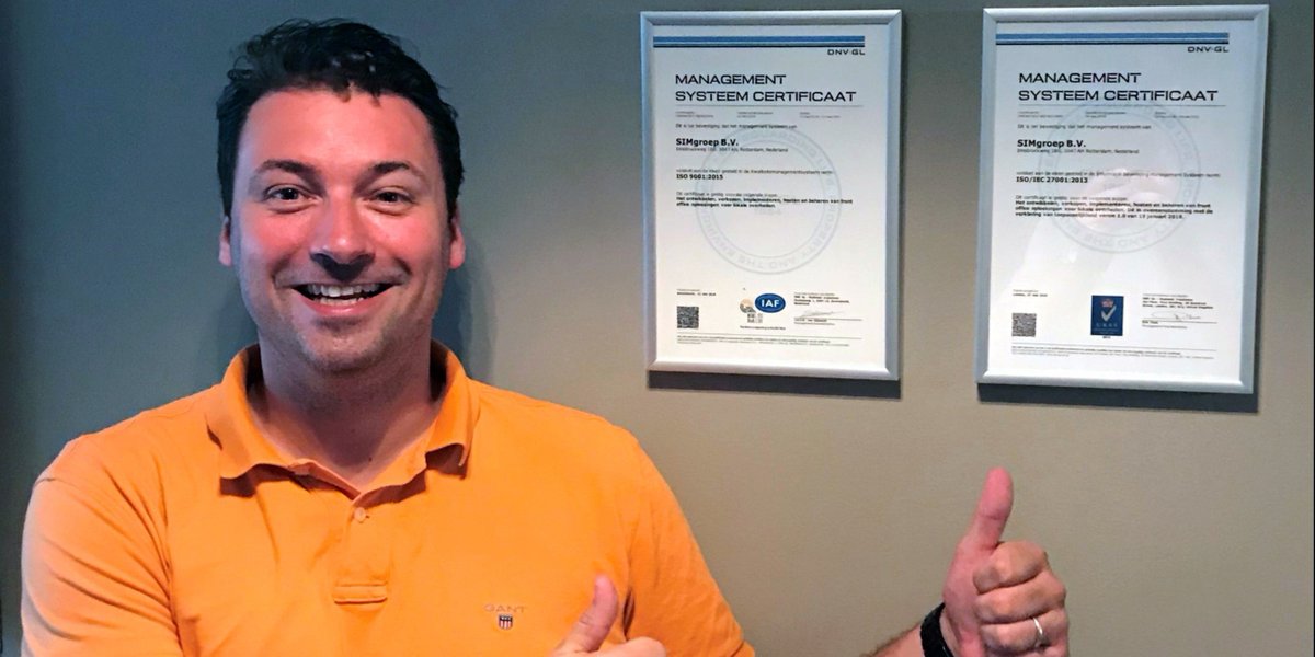 SIM heeft wederom ISO 27001 en ISO 9001 certificering behaald! "Dit is voor ons een bevestiging dat wij voor zowel kwaliteit als informatiebeveiliging voldoen aan dé erkende internationale normen!", aldus een trotse Emiel Duinisveld, Chief Information Security Officer.
