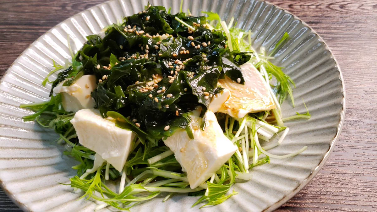 お酒のおつまみとしてもあり？！水菜やお豆腐を使った絶品サラダの作り方！
