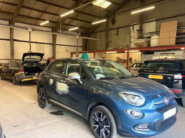 Busy first day back after the Bank Holiday break yesterday! 

Starting the week with a full bodyshop! 

Drop us a message for any smart bodywork repairs!