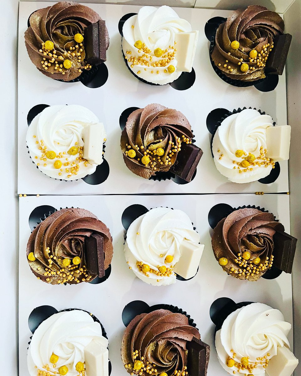 LeagueOfCakes's tweet image. Please do check out Sunday specials for cupcakes and variety cake slices 

Hit us up if you’d like to order for this coming Sunday, last day to order your Sunday specials is on Friday.  0677874830 / 0664390102 #BloemTwitter #GirlsTalkZA #CupcakesSundays #VarietyBoxSundays