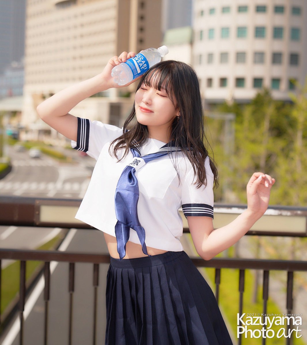 みくり ポカリ飲む カメラマンさん Kazuyamaphoto ポートレート ポートレートモデル ポートレートが好きな人と繋がりたい ポートレートしま専科 制服 ポカリ 制服ポートレート セーラー服 カメラマンさんと繫がりたい カメラマンさん募集中