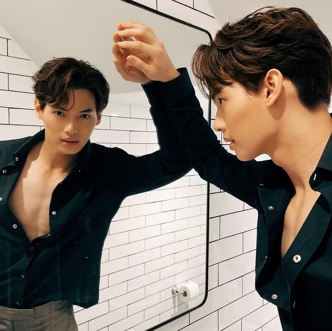 ceriiigyu's tweet image. ㅡ winbright 🔞
(one tweet!au) 

“... say it out loud, Sugar.”