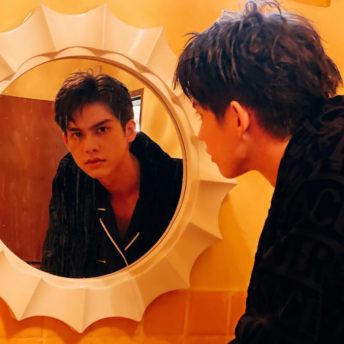 ceriiigyu's tweet image. ㅡ winbright 🔞
(one tweet!au) 

“... say it out loud, Sugar.”