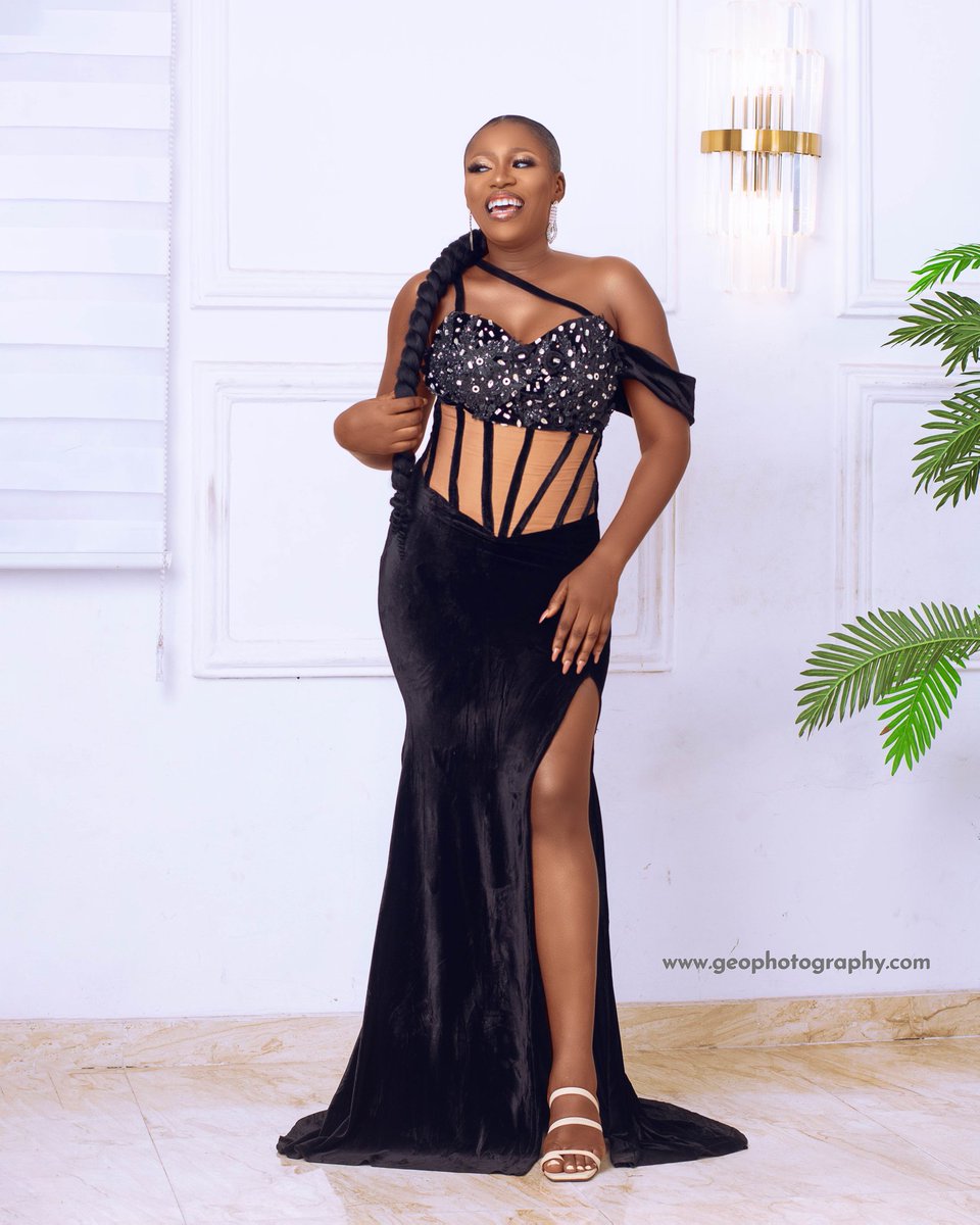 _Geophotography's tweet photo. Happy Birthday AYOMIDE.

Fashion designer: @LabsCouture
Shot by: @_geophotography

#por#photoportrait #portrait #nigerianphotographer  #nigerianfashion #photographer #fashion #style #womensfashion #bellanaijaweddings #photogod #photography #portrait #light #nikon #happymemories https://t.co/fHK4d2sxBs