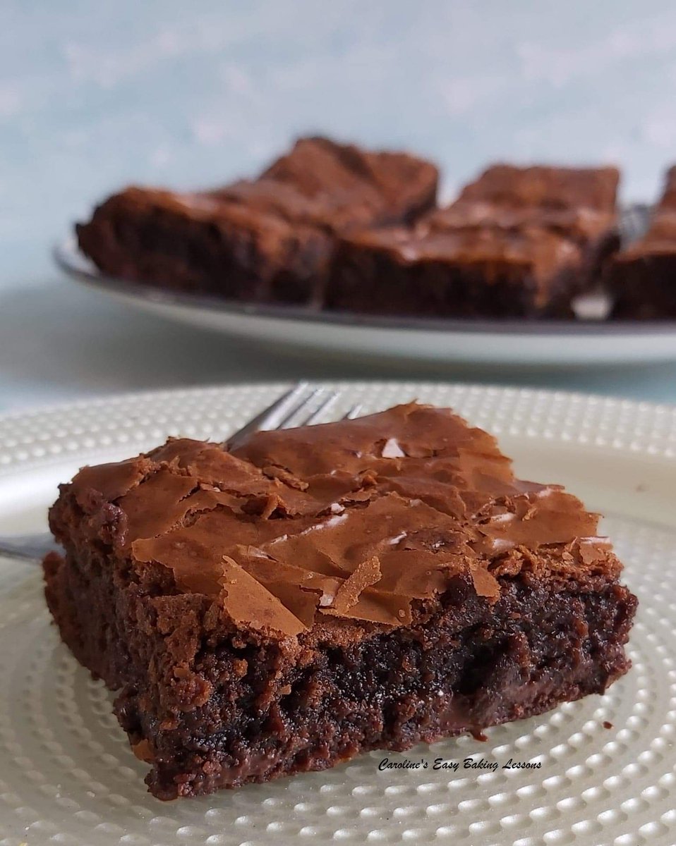 Online_Baking's tweet photo. PROPER GOOEY CHOCOLATE BROWNIES
Since some of our members have had success with my brownies, I thought I would share again.  Recipe tested in grams, ounces &amp; cup measurements &amp; easily saved or shared.

https://t.co/0RJweC1NSZ
#brownies #bakinglessons #onlinebaking #baking #bake https://t.co/2NZ2cO3k5B
