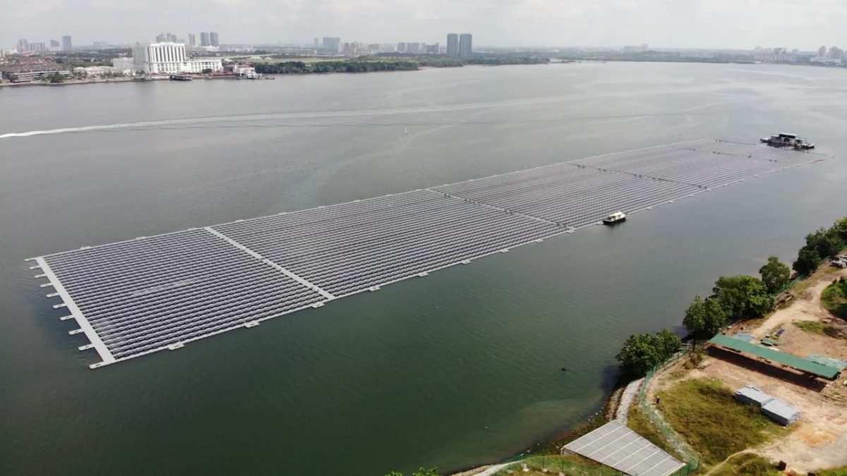 Solarbe_PV's tweet photo. Singapore-based #renewables developer #Sunseap will sell power to #Facebook in #Singapore through a virtual #power purchase agreement (#VPPA).
https://t.co/sYa7lhRJka https://t.co/jT9dDiTXu3