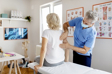 Today we’ve published our guideline on chronic pain. It makes recommendations about effective treatments for people with a type of chronic pain, called chronic primary pain, where the cause of the pain is unknown. Read more here: bit.ly/3s5z1Et