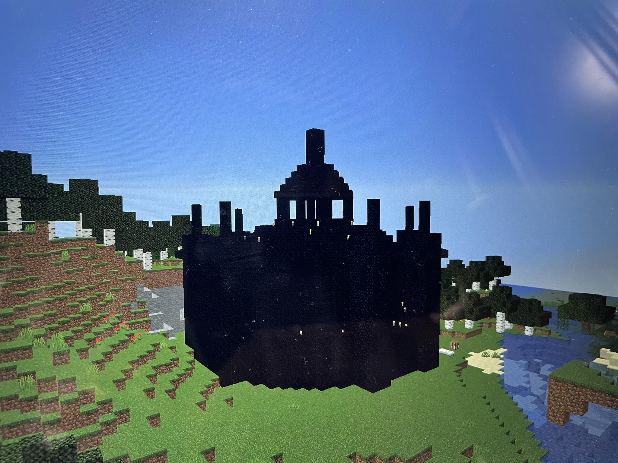 تويتر 朱鷺の静かな部屋 على تويتر マイクラで作った黒曜石の城 約80スタッフ 作った理由は暇だからです サバイバルで増殖無しです 2b2tでは無い マインクラフト T Co Gg9stmyzw0