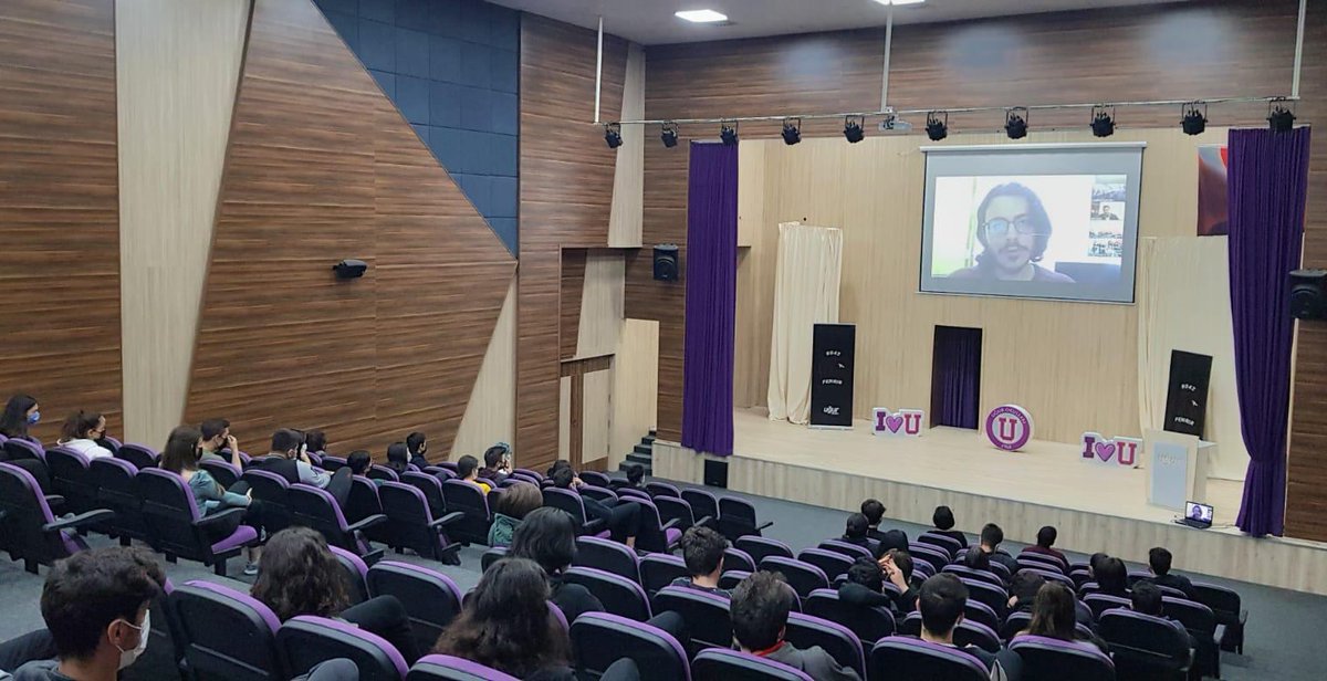 UgurOkullari's tweet photo. Uğur Okulları Genel Müdür Yardımcısı Barış Sezgin ve 2020 YKS Türkiye https://t.co/aYZrcsDqQl öğrencimiz Halid Oğuz Serçe, 12. sınıf öğrencilerimiz ile bir araya gelerek motivasyon, test çözme teknikleri ve sınavda başarılı olmayı sağlayan ipuçlarını konuştu. 🏆

#UğurluOlmak https://t.co/8wB7RVbBvr