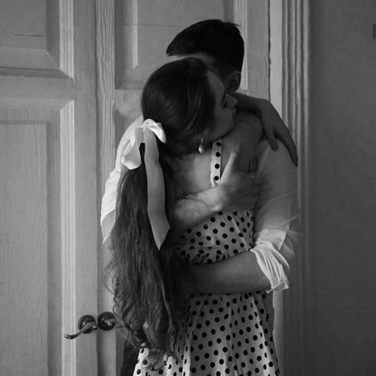 a42m_'s tweet photo. ارغب بِاحتُضانك بقوة ليزول كُل التعب🤍♥️☹️ https://t.co/zBHMgiNrI0