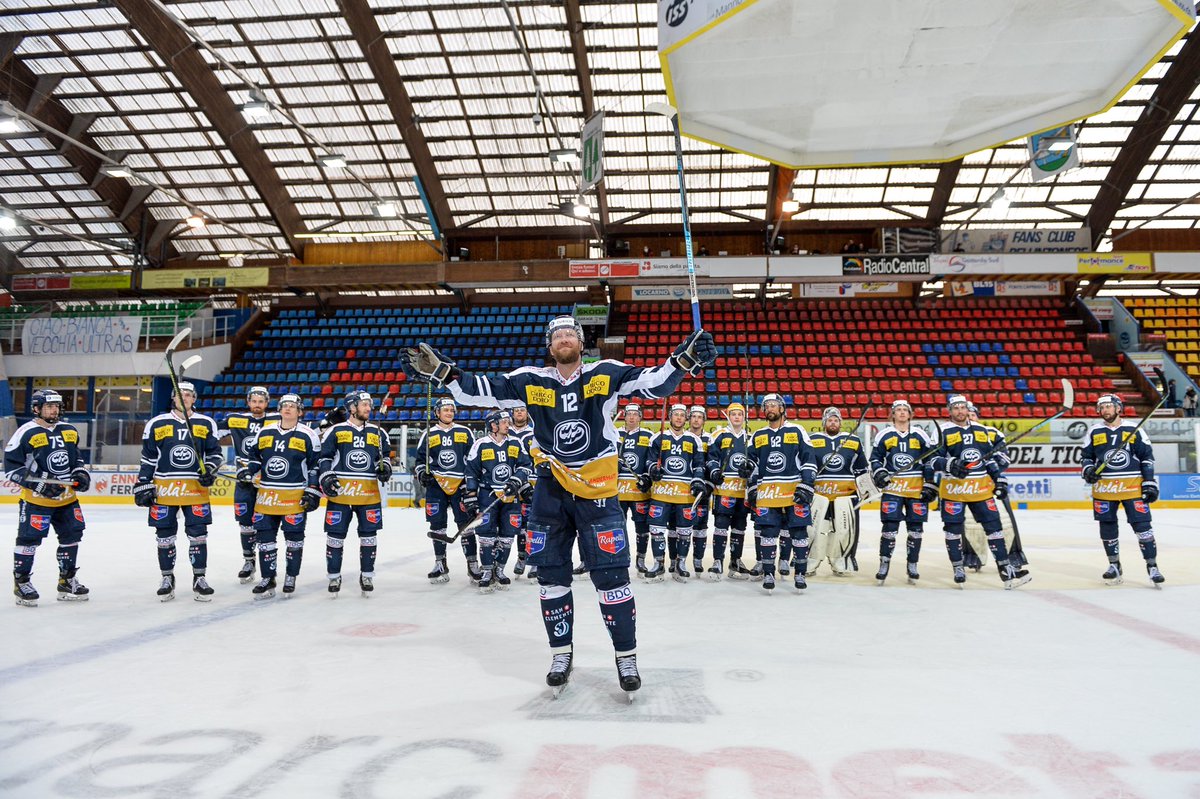 HCAP1937's tweet photo. 🔥Grazie Novo per tutto ciò che hai fatto per i nostri colori. Leadership dentro e fuori dal ghiaccio, guerriero, trascinatore biancoblù⚪️🔵 Grazie per averci regalato il Geyser Sound🙌🏻 #Novotny #HCAP https://t.co/tkzbZ8rwgz