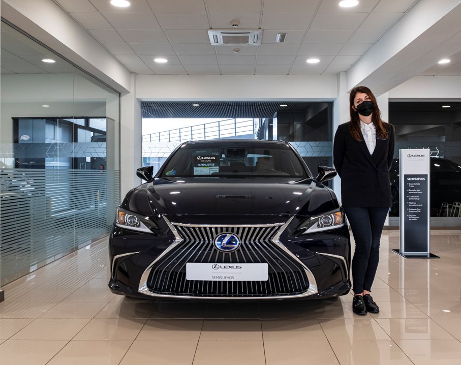 Disfruta de una experiencia única con este #Lexus Es 300h híbrido autorrecargable, seminuevo 2020, que nos presenta Ana.
¿Te interesa? 📲 669847387  
ow.ly/HSGV50EivBX
#lexusgalicia #lexusbreogan #vehiculoshibridos #seminuevo #grupobreogan #ocasion #movilidadsostenible