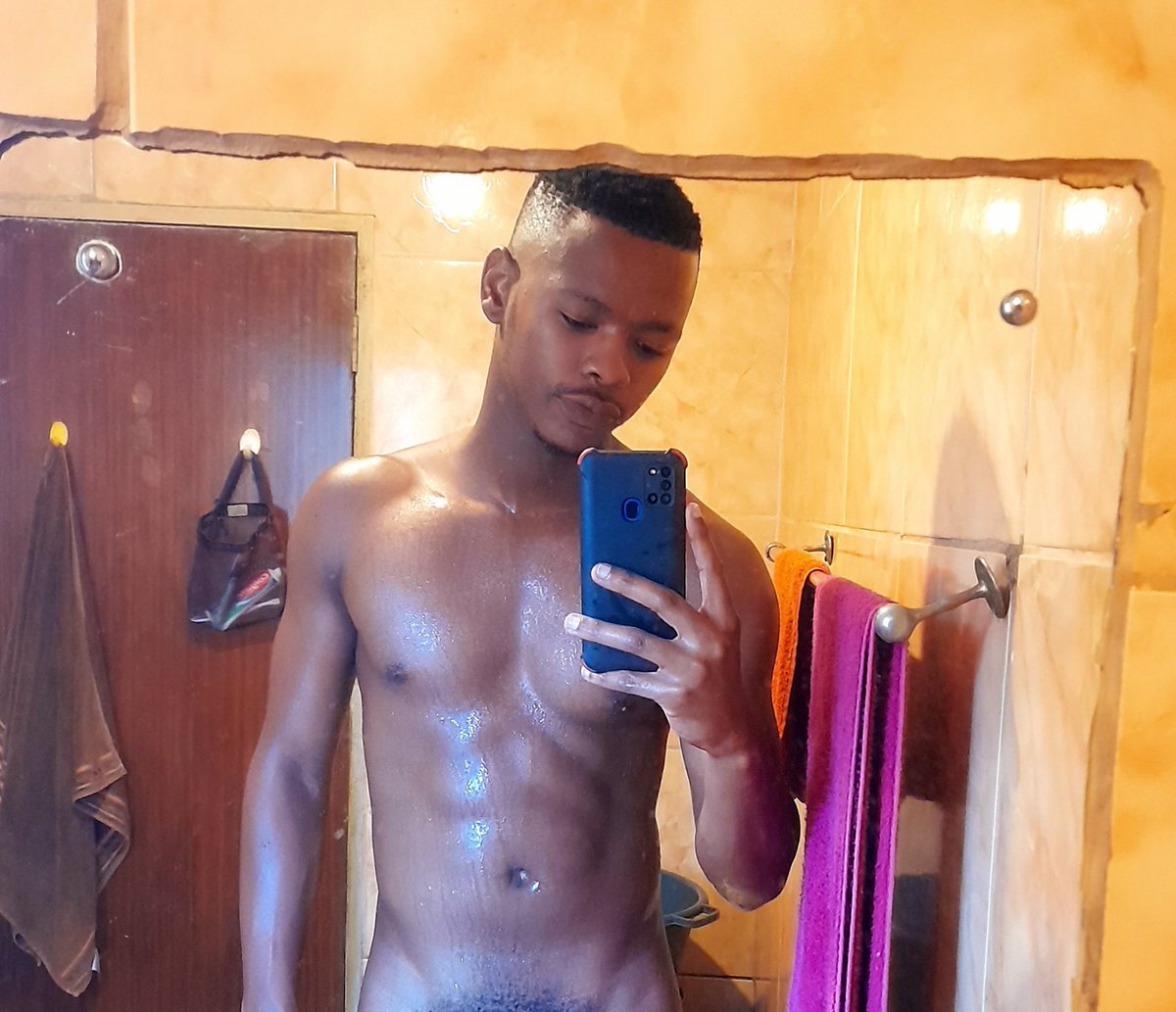 GiftSibeko25's tweet photo. My V is coming🤪🥰 https://t.co/ykCiB8wJ1r