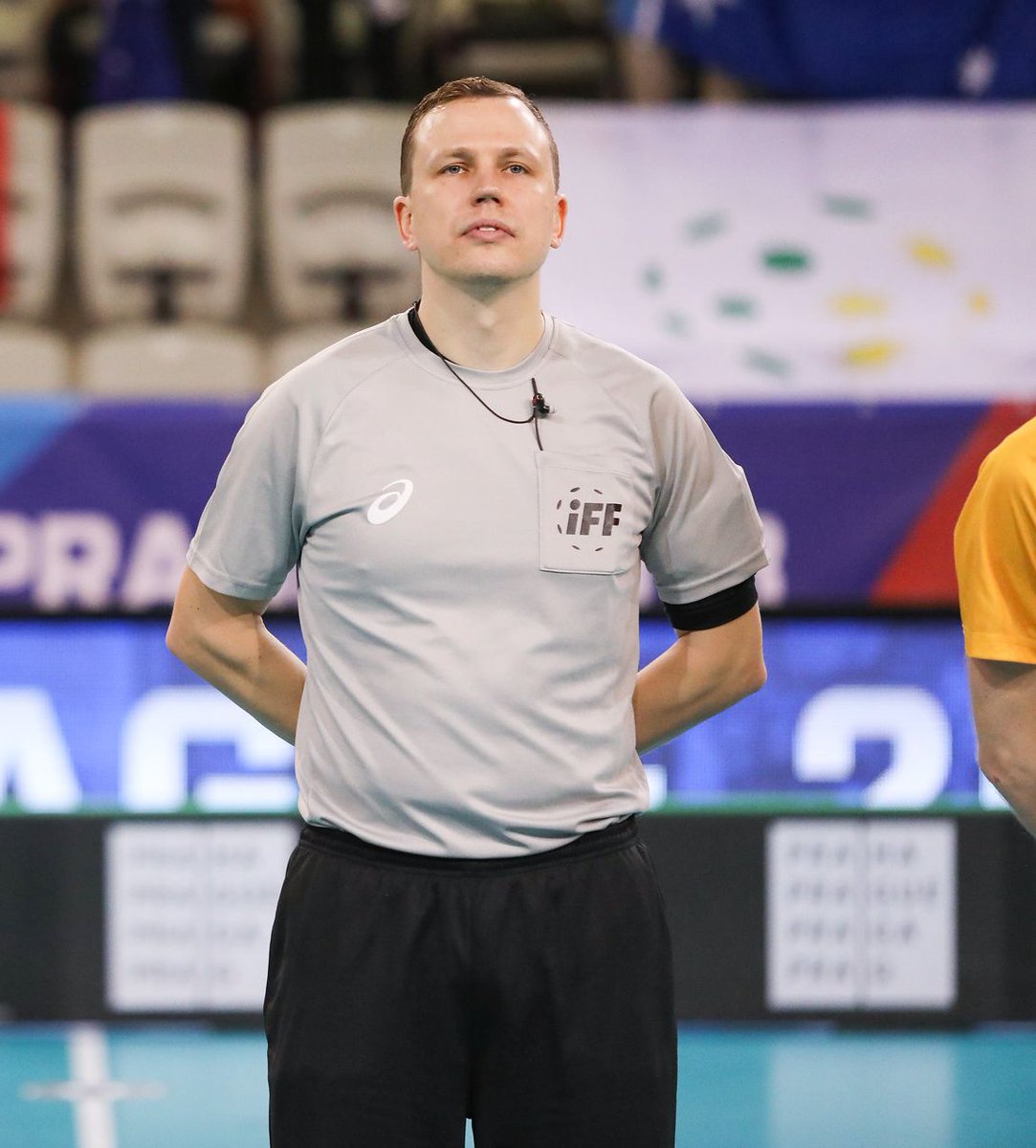 IFF_Floorball's tweet photo. The international referee Mārtiņš Larinovs 🇱🇻 refereed his 400th match in the Latvian Men's highest league on the weekend 👏 Larinovs has refereed in many IFF Events for example in two Men's @iffwfc and in @TheWorldGames in 2017 🤩 @LFS_floorball 
📸 Vladimír Hodač 
#floorball https://t.co/XtXe7vvHAo