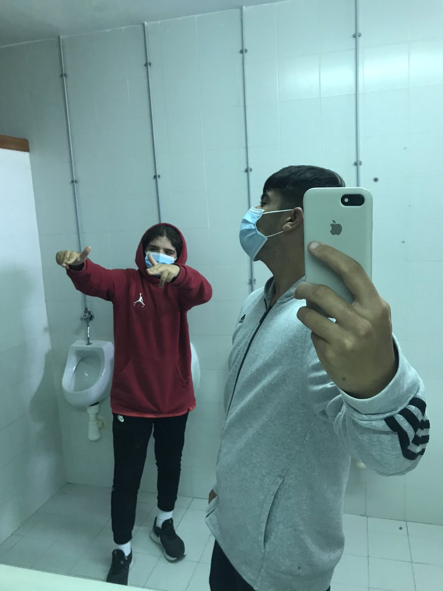 fraaanjf1's tweet photo. Aki en la vuelta al instituto #agustico #jojo https://t.co/tPSlqMUnHE