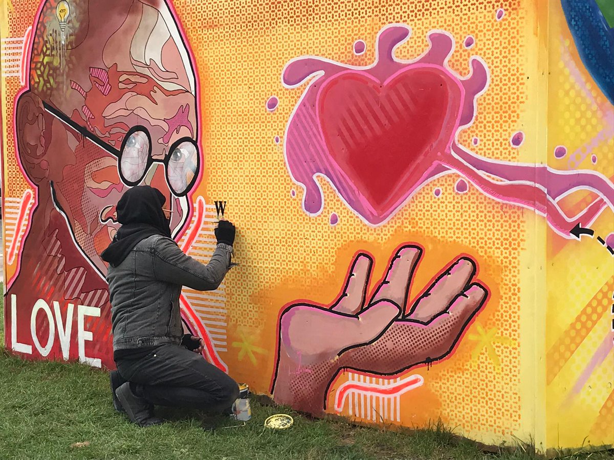 Exciting to watch <a href="/TommyWatkinsArt/">Tommy Watkins</a> &amp; Cathrin Poppensieker's #ThankYouNHS mural taking further shape this week! 🌈 Have you stopped by yet?