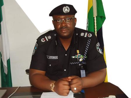 RealSolaKuti's tweet photo. They not only bypassed DIG Moses Jitoboh, they retired him at just 52 years old so that they could impose a 57 year old Northern Muslim as IGP. Buhari, wherever you are in this world...e no go ever betta for you. https://t.co/pZUPk2KpMb
