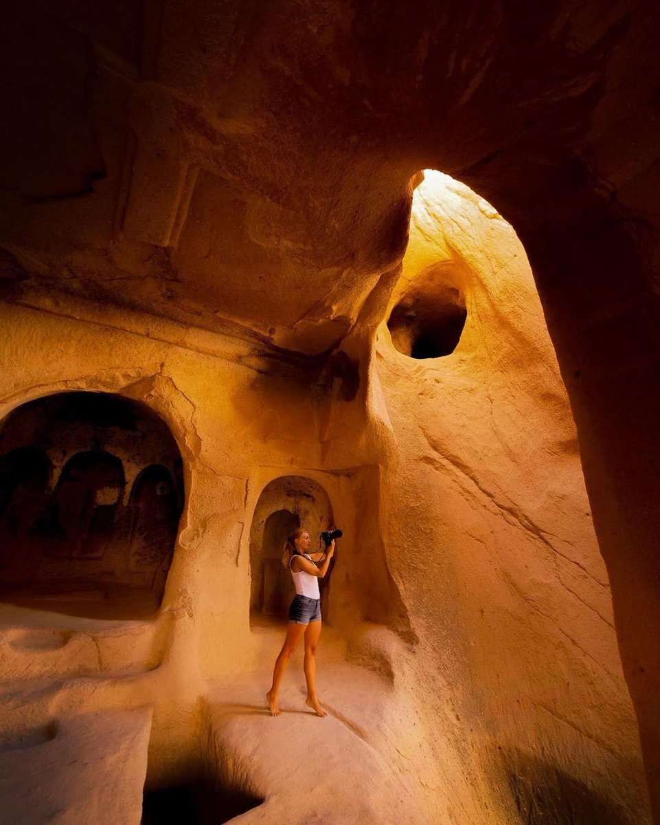 So far 36 underground cities have been uncovered in the Cappadocia region. Some of these reach as far as 80 meters and 16 stories beneath the ground. It is believed the Phrygians of the 7th and 8th centuries BCE were first to begin construction. 

📷 Post by @expeditionearth.live