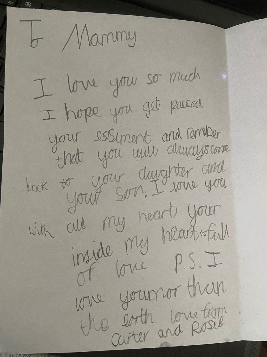 Finished an online tutorial and was given this little note from my biggest supporters! It’s the little things in life 🥲 ❤️ #family #studentnurse <a href="/WeStudentNurse/">WeStudentNurses 💙</a> <a href="/WeLDnurses/">WeLDNurses 💙</a>