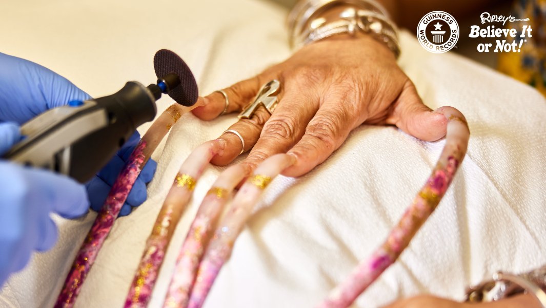 world record for longest fingernails